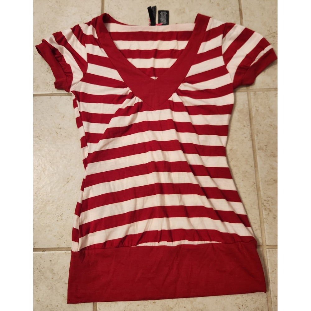 Body Central Red White Striped V-Neck Banded Hem Short Sleeve Top Medium 410024B